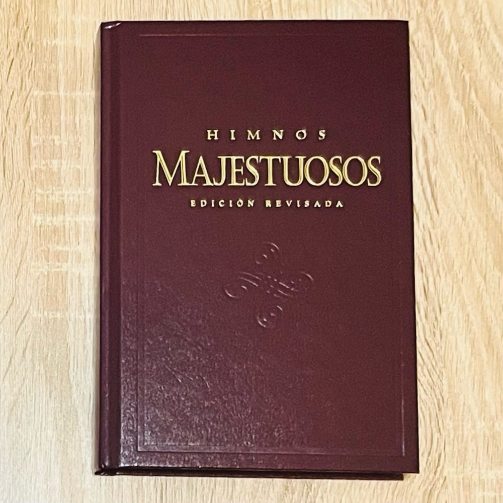 Himnos Majestuosos -Cubierta Dura Maroon (Faith Christian & Majesty Music, 2011)